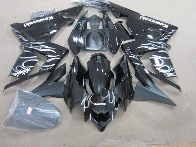 Schwarz mit Weißer Flamme ZX10R 2003-2005 Verkleidungen Schwarz mit Weißer Flamme ZX10R 2003-2005 Verkleidungen
